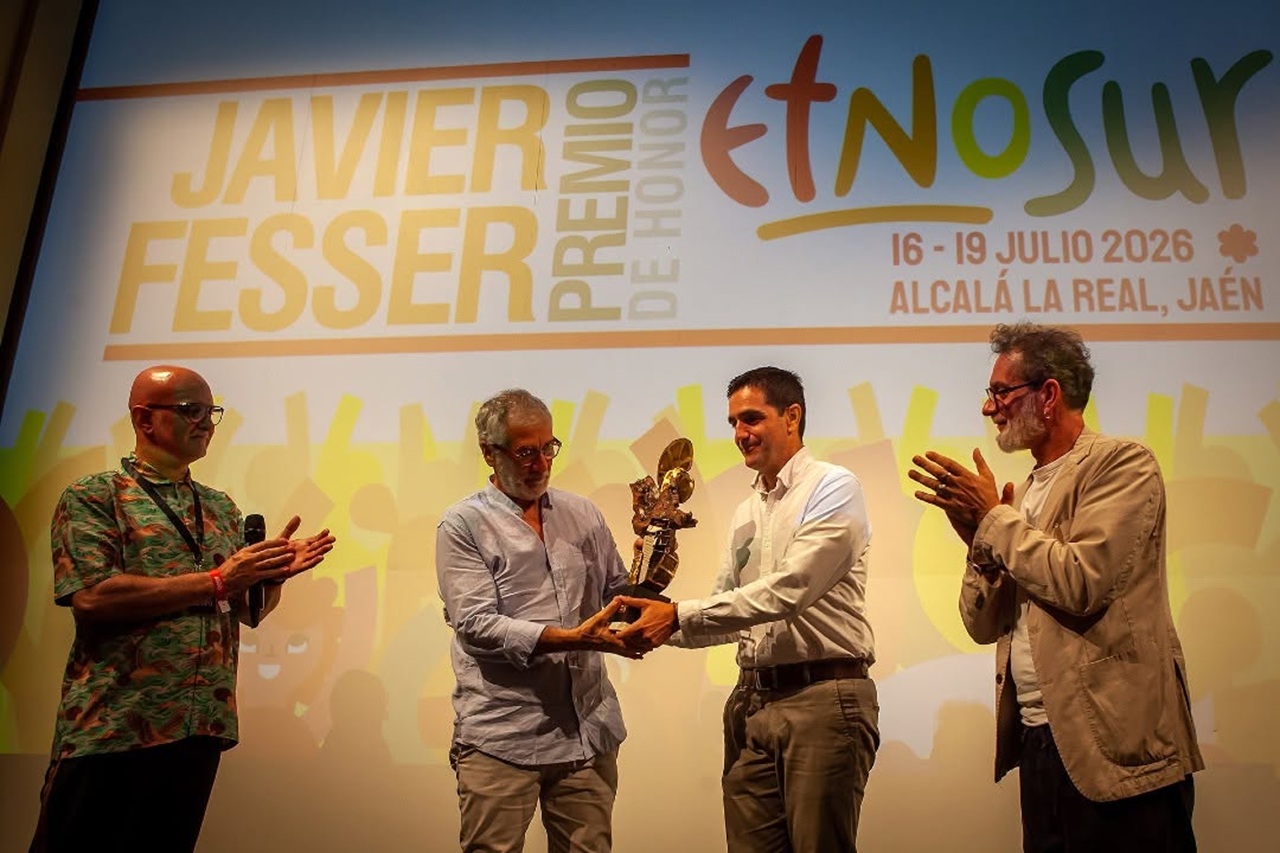El cineasta Javier Fesser recibía el Premio Etnosur 2026 por su destacada labor activista y reivindicativa 
